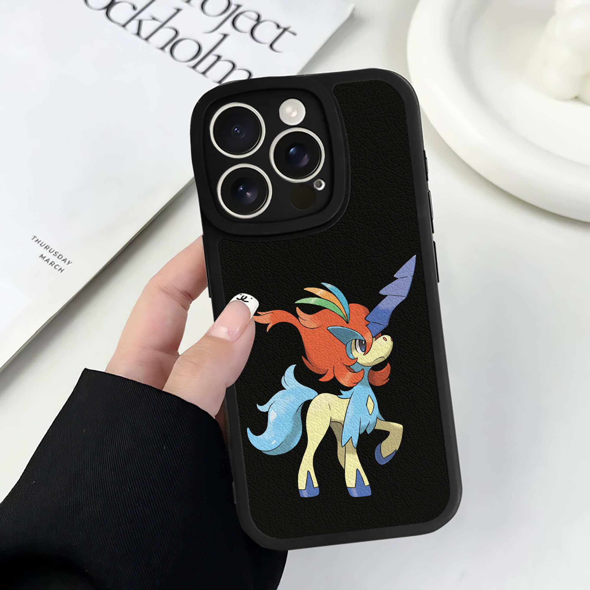 （画像用） ポケットモンスター Pokémon 【iPhone 16シリーズ対応】シリコンスマホケース（レザー調） 材質：シリコン